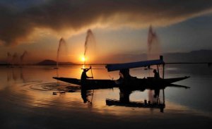 Imortant information for tourists visiting Srinagar Dal lake 